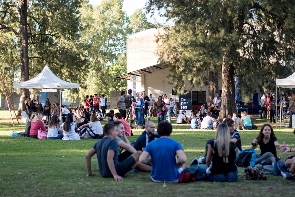 Disfrutá el verano en el Campo de Deportes