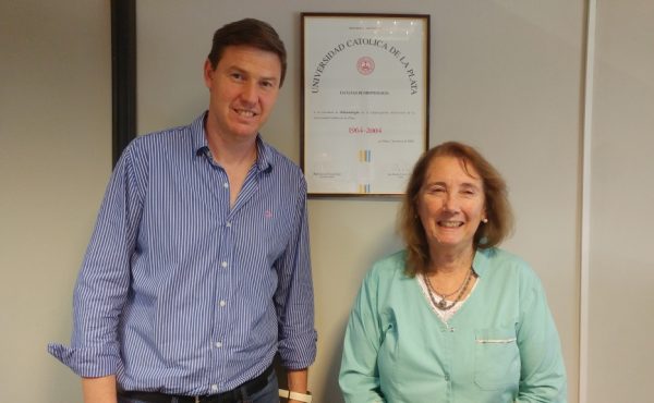 Reconocimiento a Docente de la Facultad de Odontología