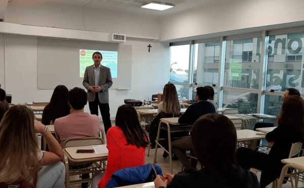 Charla sobre Economía Social con otros valores