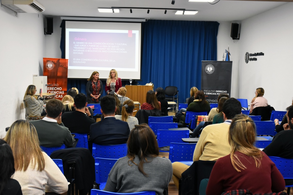 Comenzó el curso “El ejercicio profesional en el abordaje de la violencia de género”