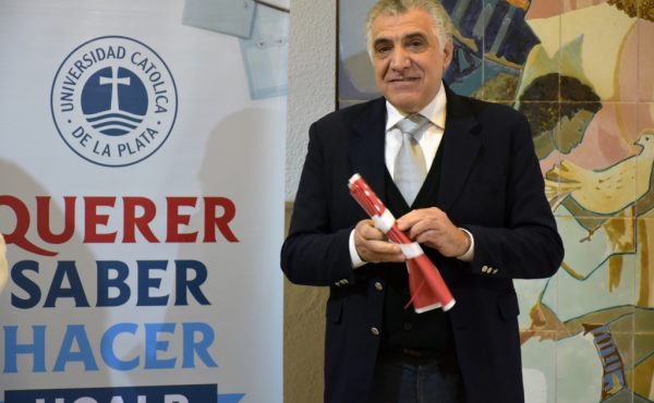 Emotivo homenaje al Prof. Omar Ferraro