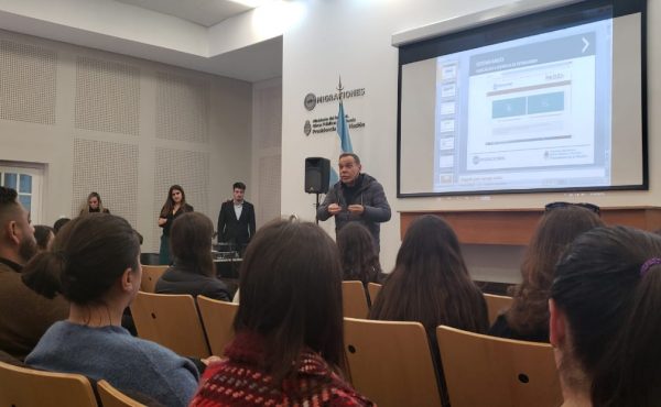 Capacitación de la Dirección Nacional de Migraciones para Universidades