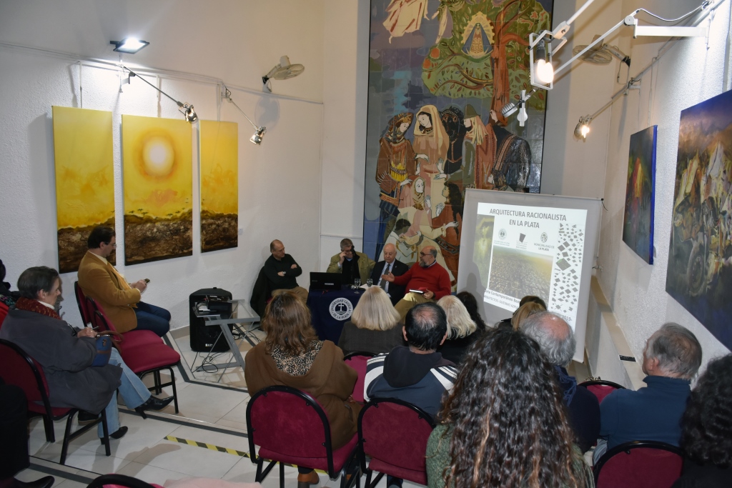 Conferencia sobre el racionalismo en La Plata