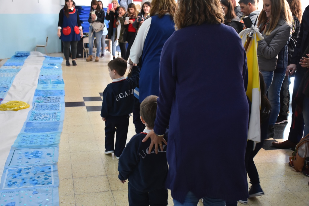 Los chicos del Jardín Estrada homenajearon a la Bandera Argentina