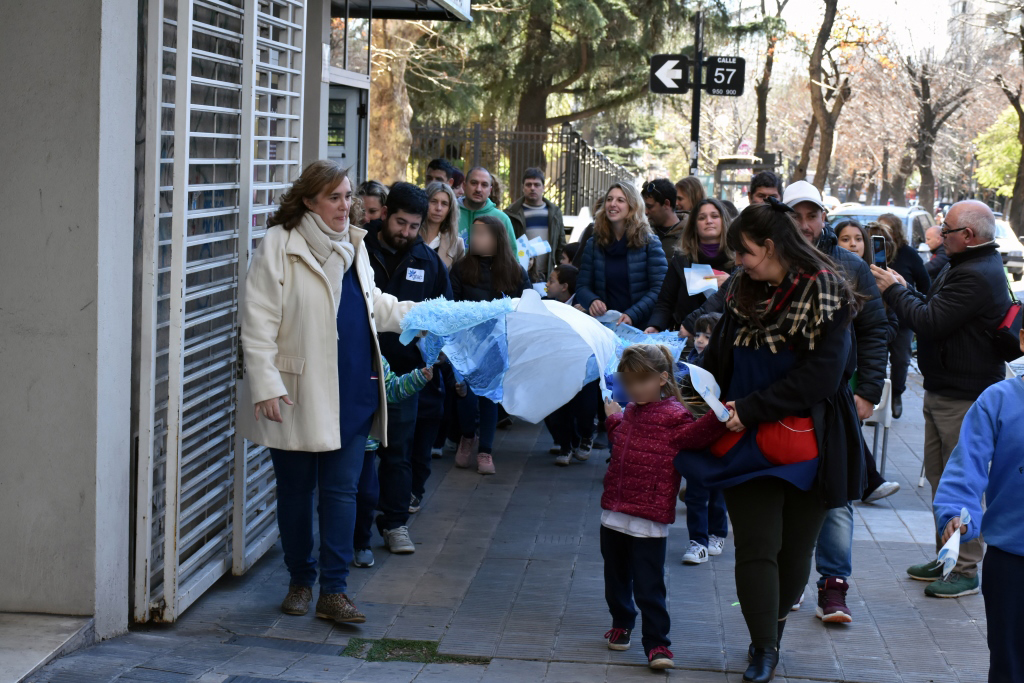Los chicos del Jardín Estrada homenajearon a la Bandera Argentina
