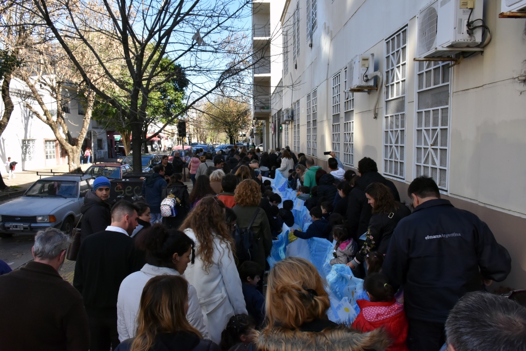 Los chicos del Jardín Estrada homenajearon a la Bandera Argentina
