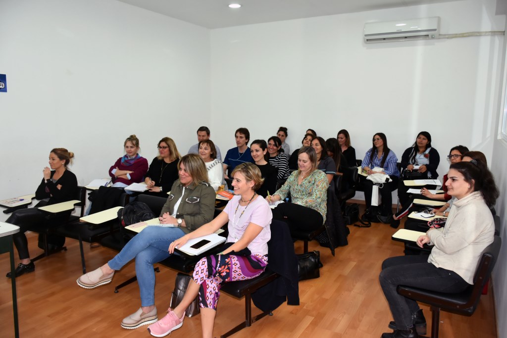 Capacitación a docentes de la Facultad de Odontología