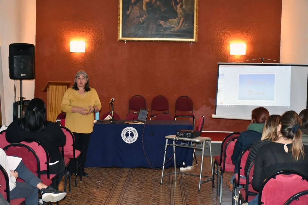 Comenzó el curso sobre Ceremonial Social