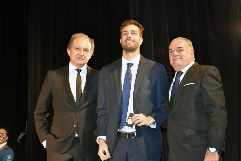 Entrega de diplomas en la Facultad de Derecho y Ciencias Políticas 
