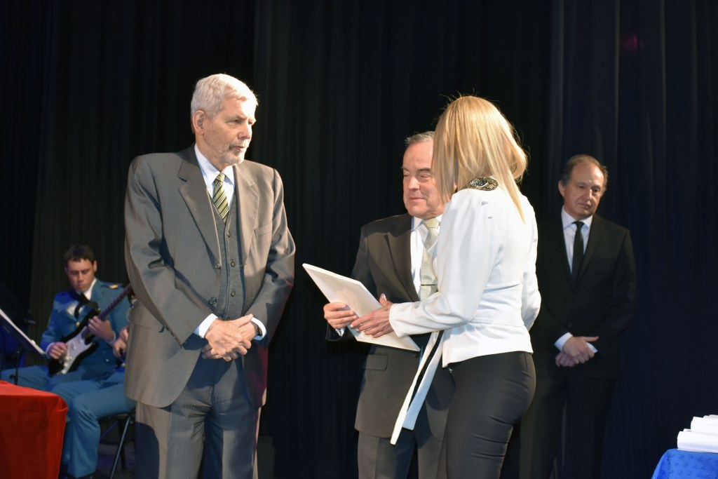 Entrega de diplomas en la Facultad de Derecho y Ciencias Políticas 