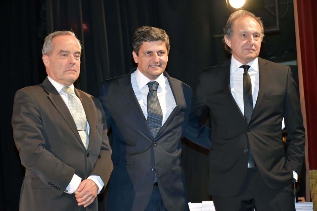 Entrega de diplomas en la Facultad de Derecho y Ciencias Políticas 