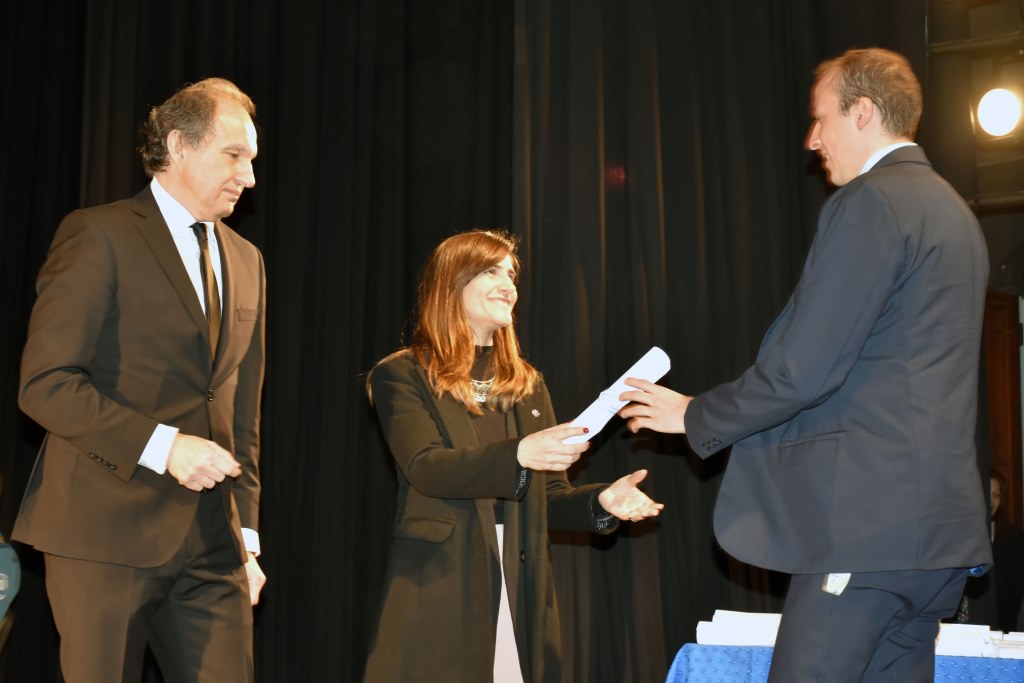 Entrega de diplomas en la Facultad de Derecho y Ciencias Políticas 