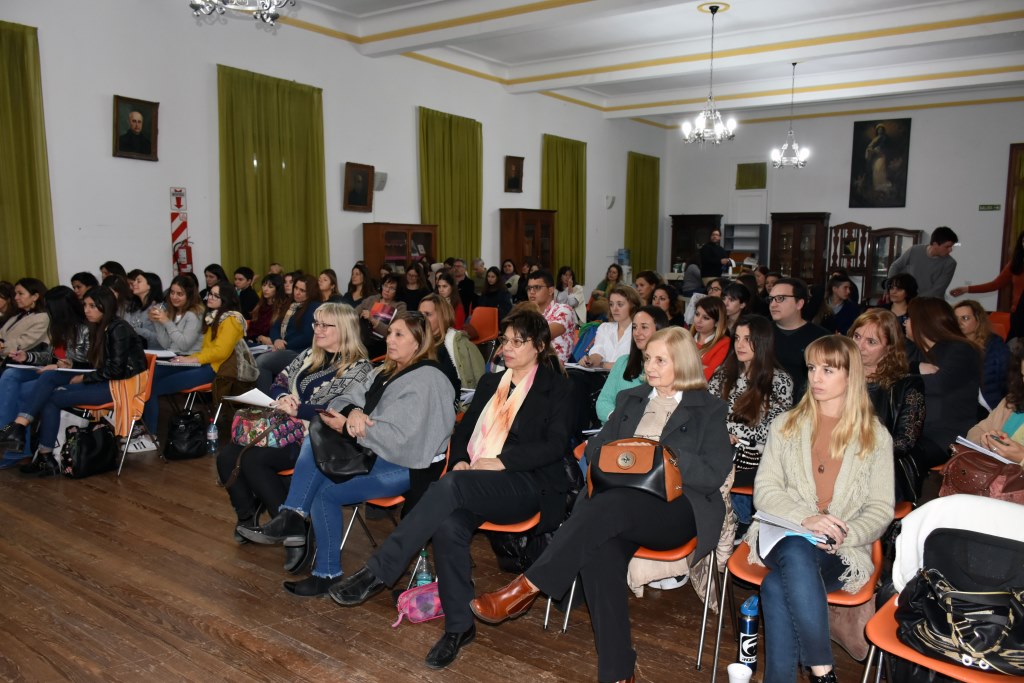La especialista Graciela Gardiner se presentó en la Facultad de Humanidades