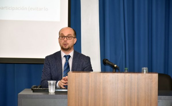 Metodología de recolección de datos para investigaciones cualitativas a partir de los Focus Group