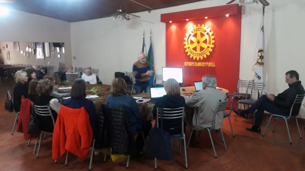 Capacitación en el Rotary Club de City Bell
