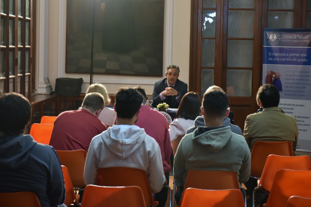 “La verdad en el tiempo de la posverdad”: desafíos del periodismo profesional