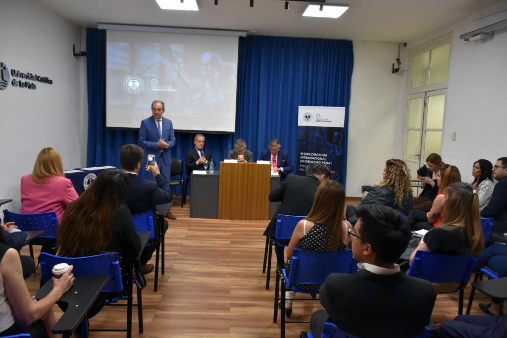 Finalizó la III Diplomatura Internacional en Derecho Penal: “Problemática de los nuevos tipos penales”