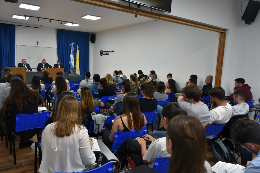 Seminario sobre Recursos Naturales y su Dimensión Jurídica