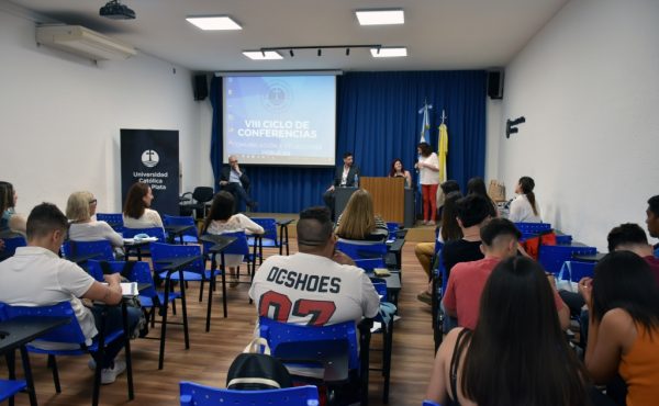 VIII Ciclo de Conferencias de Comunicación y Relaciones Públicas