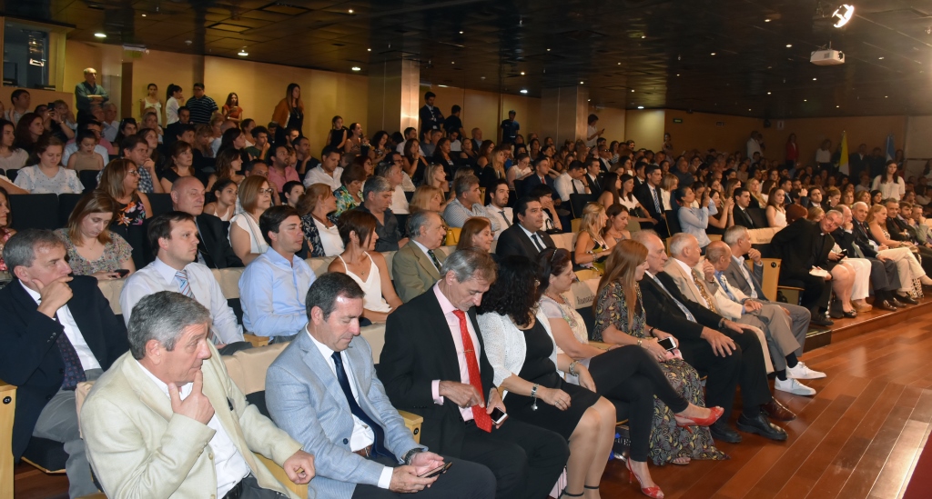 Acto de colación de la Facultad de Ciencias Económicas y Sociales