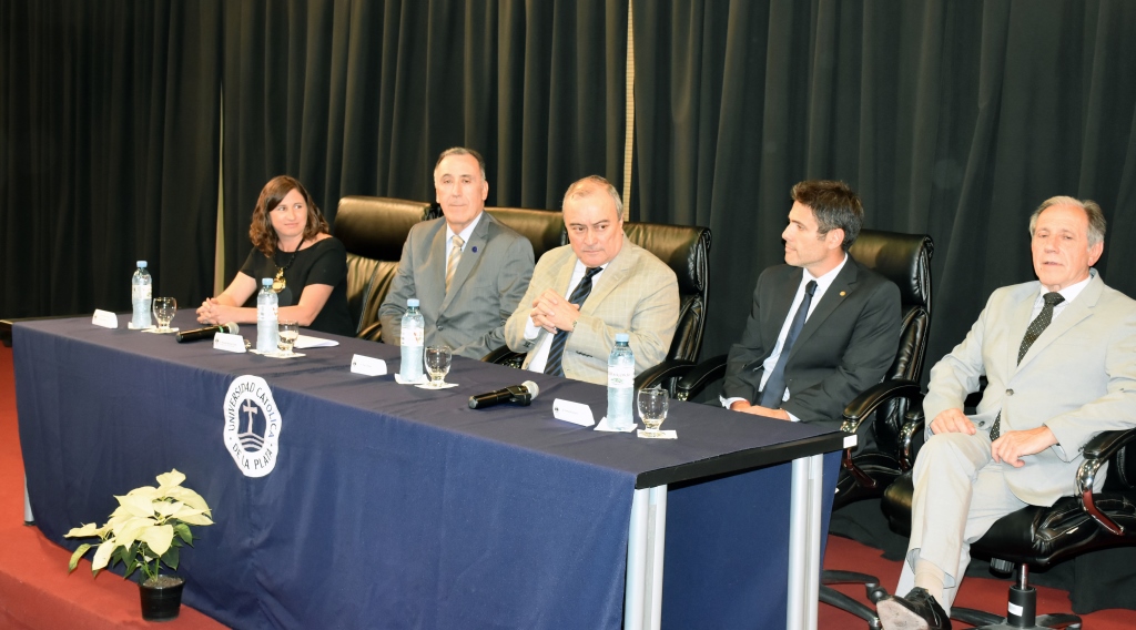 Acto de colación de la Facultad de Ciencias Económicas y Sociales