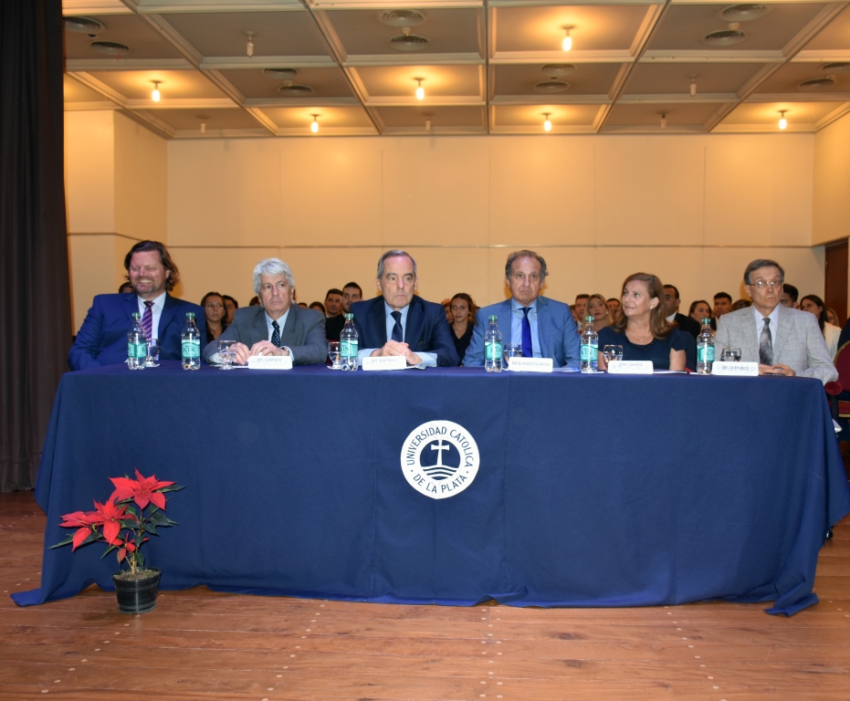 Acto de colación de la Facultad de Derecho y Ciencias Políticas 