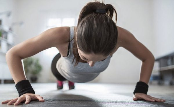 Consejos para mantenerte activo sin salir de casa