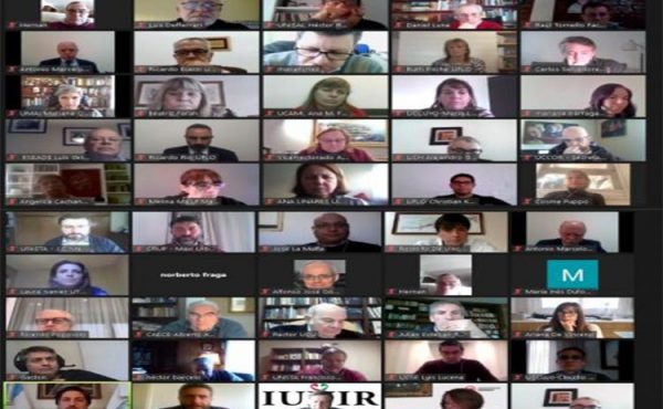 La UCALP y el ministro de Educación de la Nación reunidos en el conversatorio organizado por el CRUP