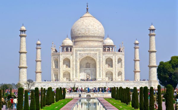 Becas de estudio en India – Sharda University