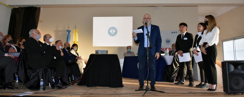 Emotivo homenaje a docentes de la Facultad de Ciencias Económicas y Sociales
