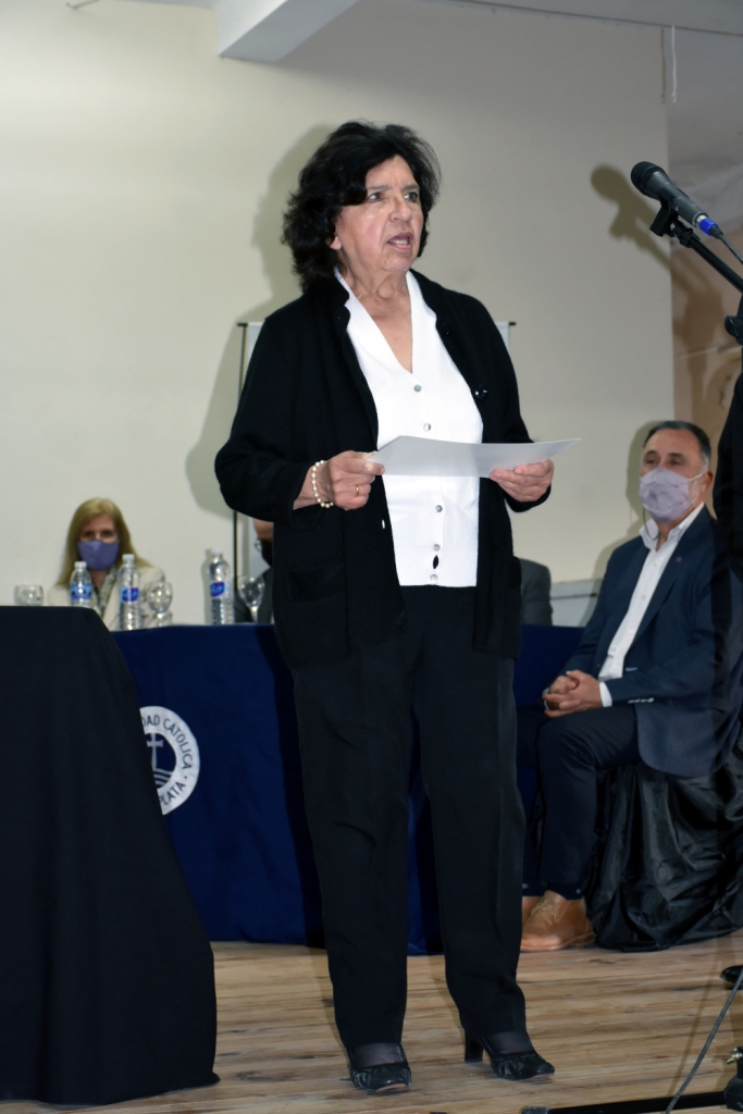 Emotivo homenaje a docentes de la Facultad de Ciencias Económicas y Sociales