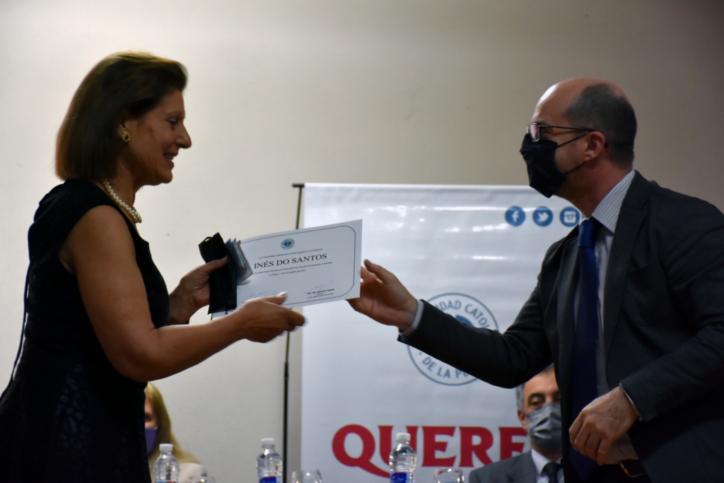 Emotivo homenaje a docentes de la Facultad de Ciencias Económicas y Sociales