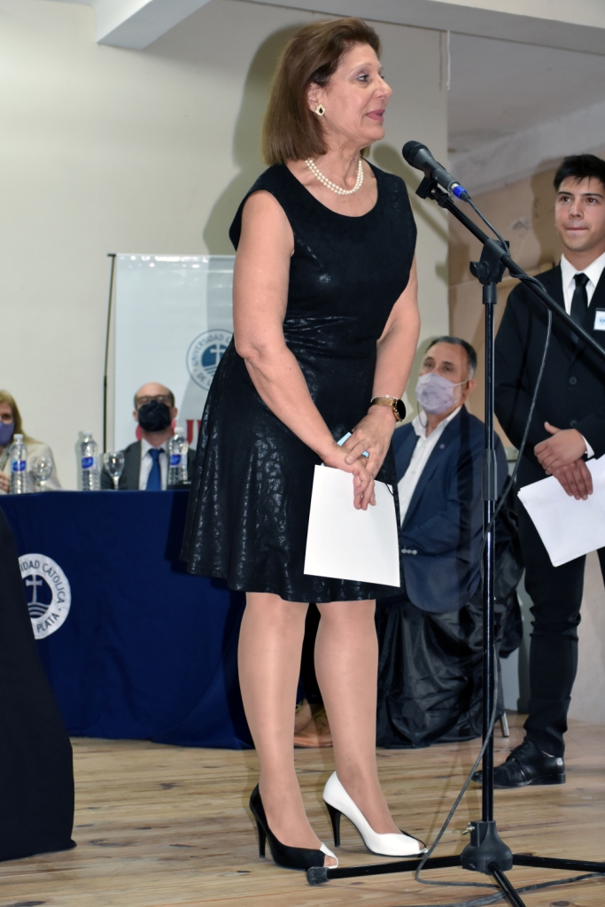 Emotivo homenaje a docentes de la Facultad de Ciencias Económicas y Sociales