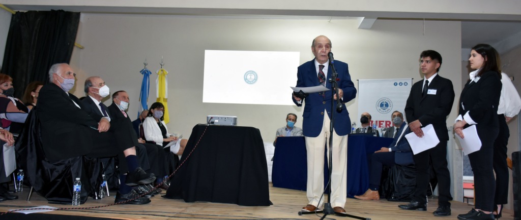 Emotivo homenaje a docentes de la Facultad de Ciencias Económicas y Sociales