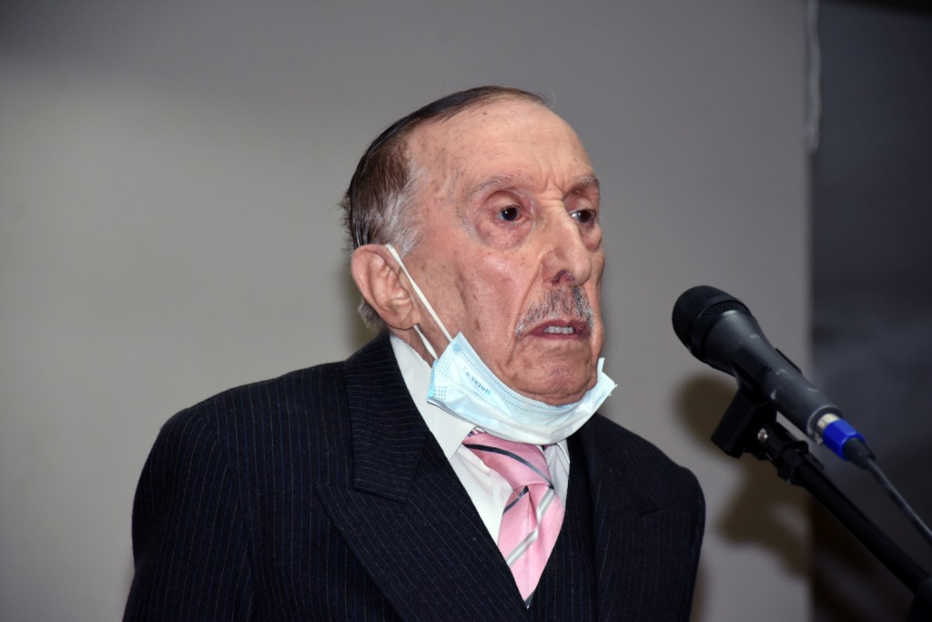 Emotivo homenaje a docentes de la Facultad de Ciencias Económicas y Sociales