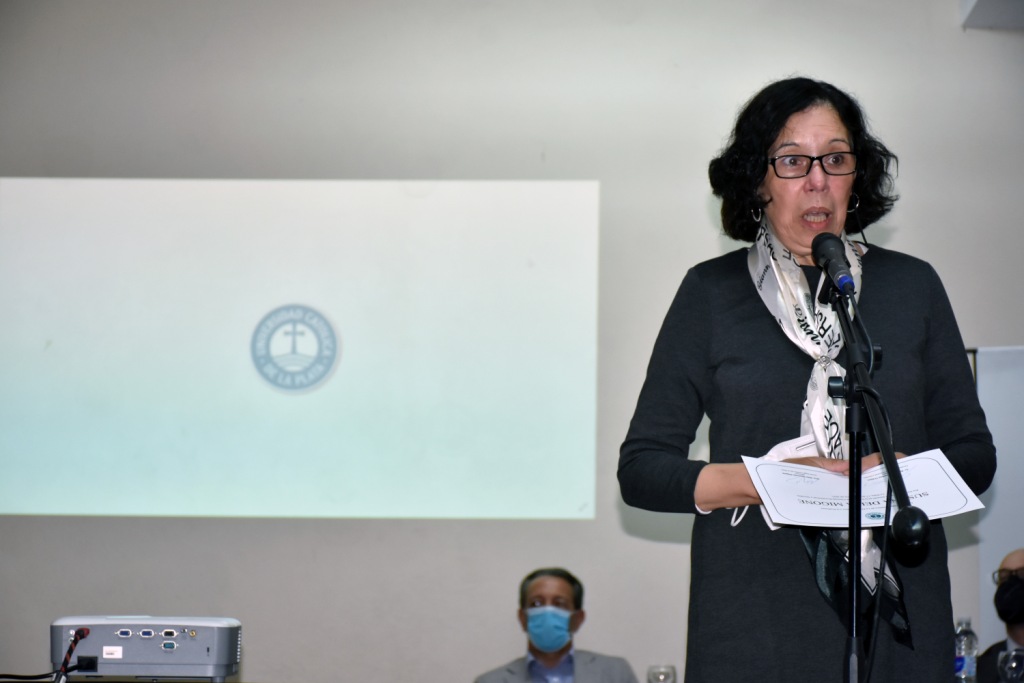 Emotivo homenaje a docentes de la Facultad de Ciencias Económicas y Sociales