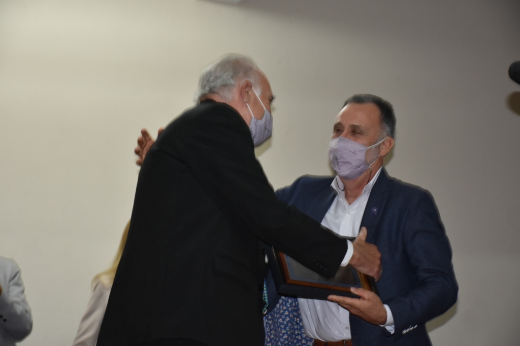 Emotivo homenaje a docentes de la Facultad de Ciencias Económicas y Sociales