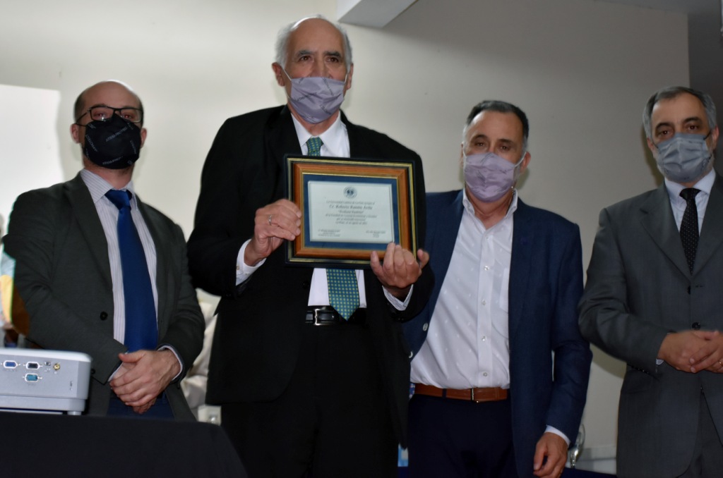 Emotivo homenaje a docentes de la Facultad de Ciencias Económicas y Sociales