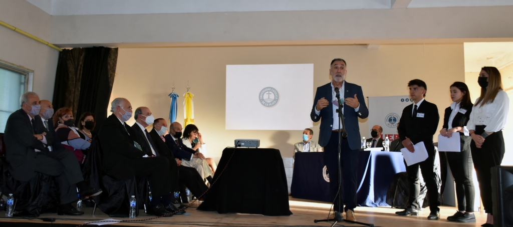 Emotivo homenaje a docentes de la Facultad de Ciencias Económicas y Sociales