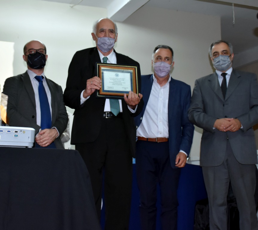 Emotivo homenaje a docentes de la Facultad de Ciencias Económicas y Sociales