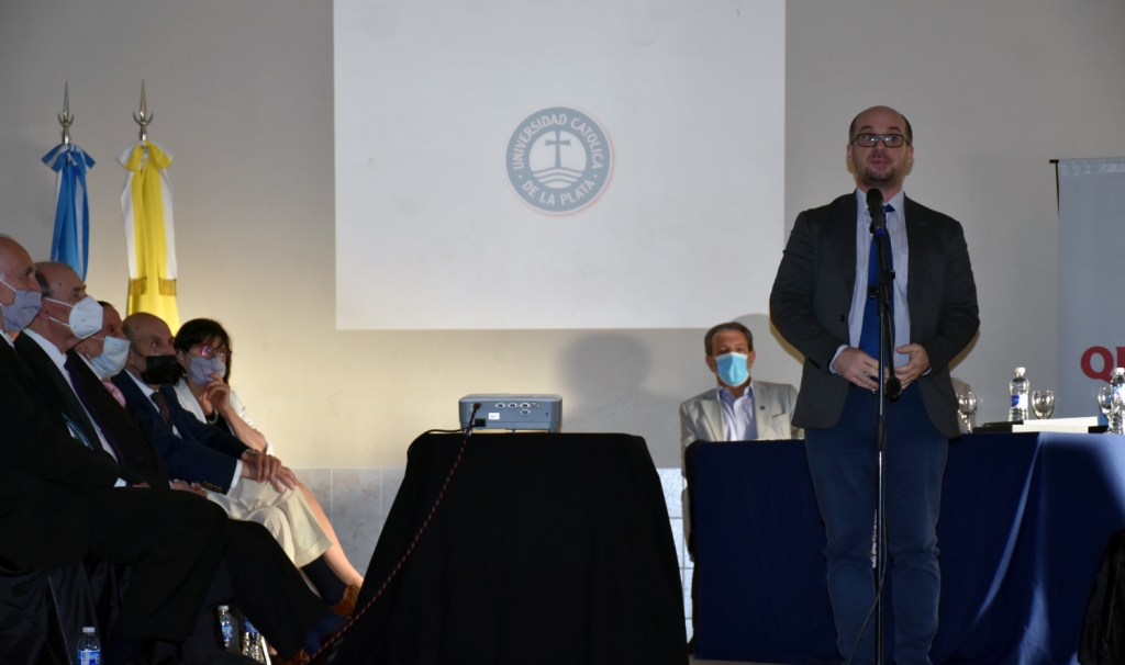 Emotivo homenaje a docentes de la Facultad de Ciencias Económicas y Sociales