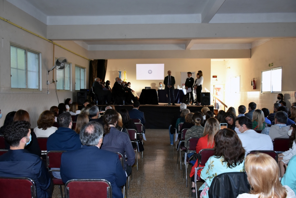 Emotivo homenaje a docentes de la Facultad de Ciencias Económicas y Sociales