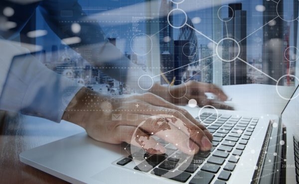 Se presentó para acreditación la carrera de Licenciatura en Sistemas