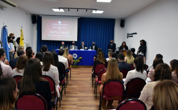 Acto de Colación de Grado de la Facultad de Arquitectura y Diseño