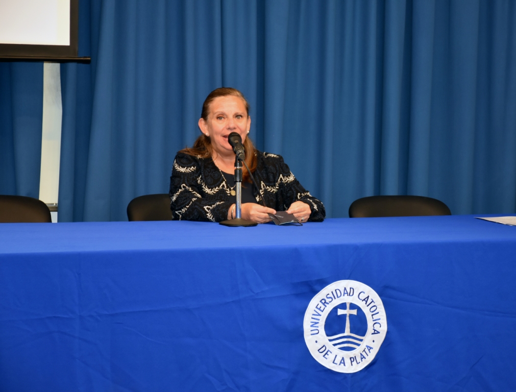 Reconocimiento a estudiantes que participaron de las Becas Santander 