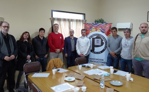 Nuevo encuentro entre nuestra universidad y la Asociación de Productores del Norte del Cordón Fruto Hortícola