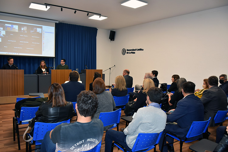 Conversatorio de Líderes en Responsabilidad Social Empresarial “Generar valor en la gestión empresarial y ser solidarios: ¿incompatibles?”