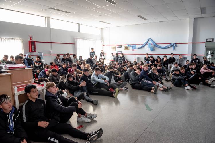 Docentes de la Facultad de Ciencias de la Salud brindaron capacitaciones en el club Estudiantes de La Plata