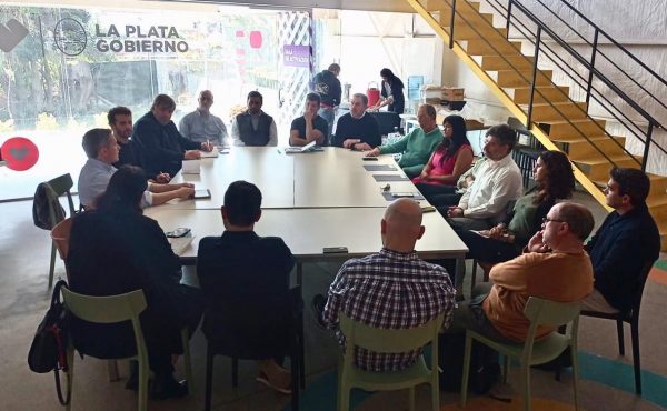 Reunión de vinculación entre la UCALP, instituciones platenses y emprendedores