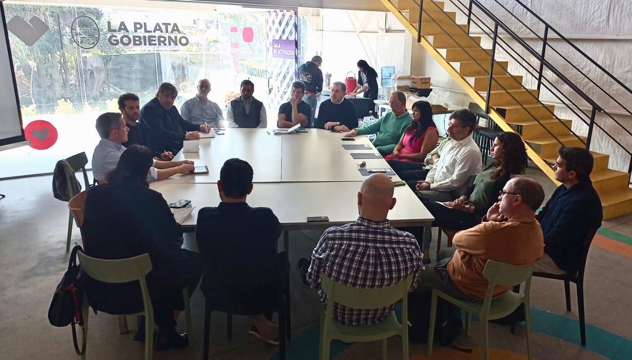 Importante reunión de vinculación entre la UCALP, instituciones platenses y emprendedores
